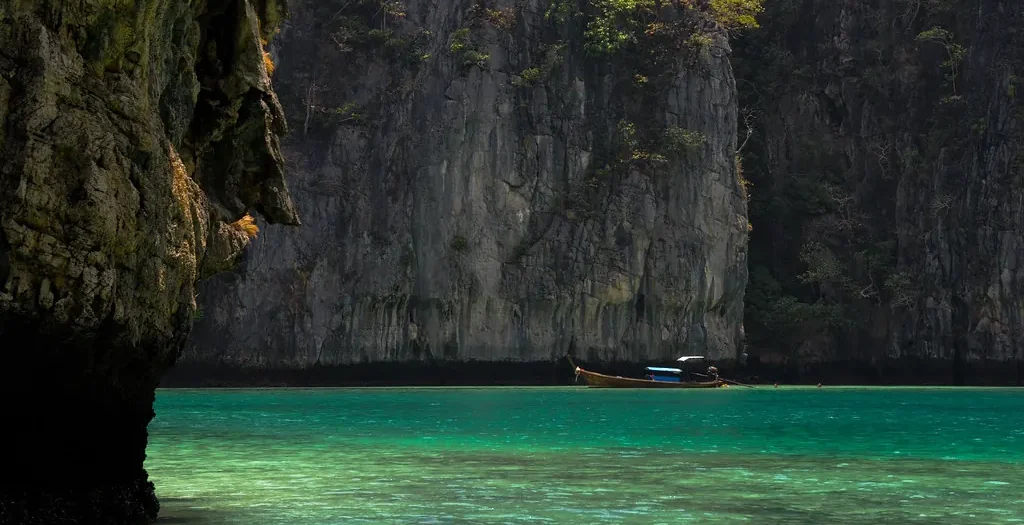 Phuket to Koh Phi Phi Ferry: Timetable, Prices and Booking (2026)