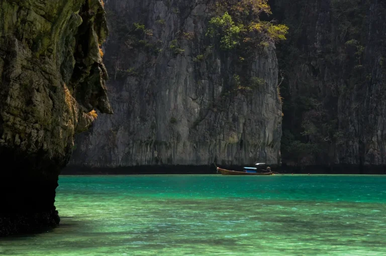 Phuket to Koh Phi Phi Ferry: Timetable, Prices and Booking (2026)
