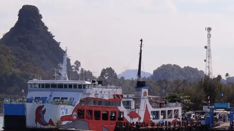 Surat Thani to Koh Samui Ferry: Timetable, Operators and Booking (2026)