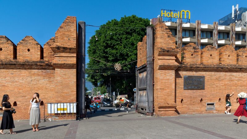 Old City Chiang Mai Guide (2026): Gates, Wats, Where to Base