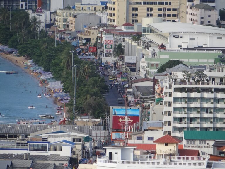 Hilton Pattaya Review (2026): 34th-Floor Pool, Above Central Festival