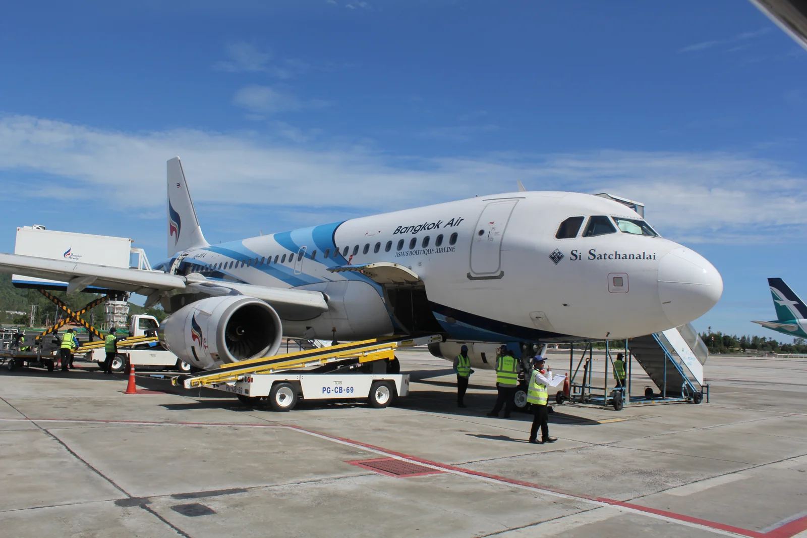 Bangkok Airways A319 at Koh Samui USM airport apron
