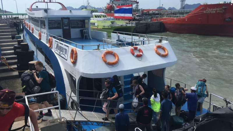 Donsak to Koh Samui Ferry 2026: Raja, Seatran, Lomprayah Real