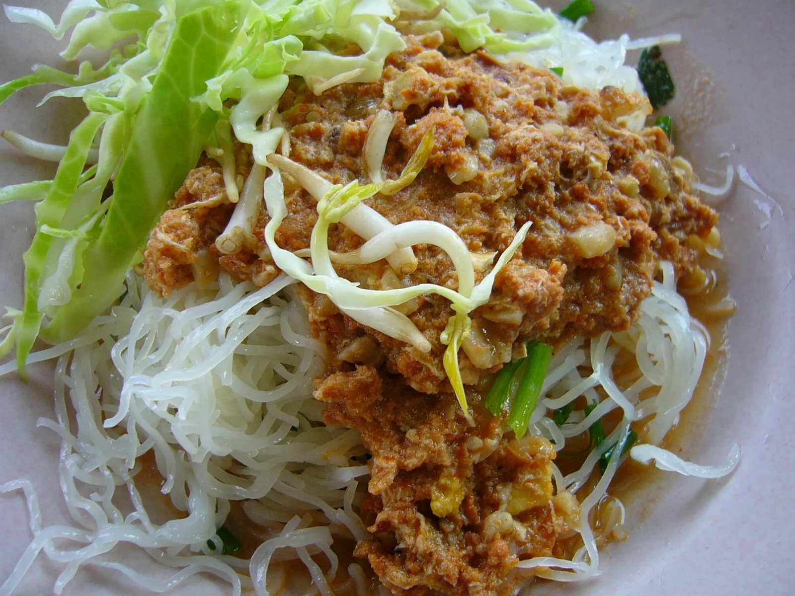 Khanom jeen nam ya, a southern Thai curry noodle dish