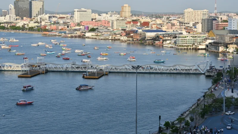 Hilton Pattaya Review (2026): 34th-Floor Pool, Above Central Festival