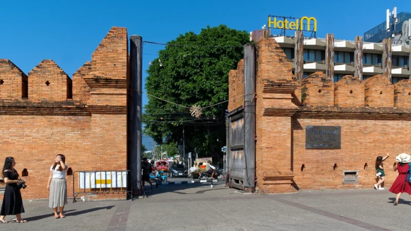 Old City Chiang Mai Guide (2026): Gates, Wats, Where to Base