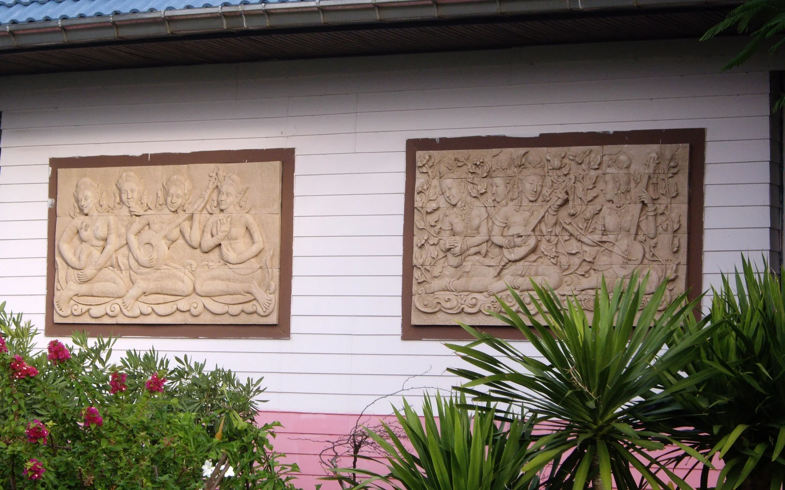 Thai immigration office building in Bangkok during business hours