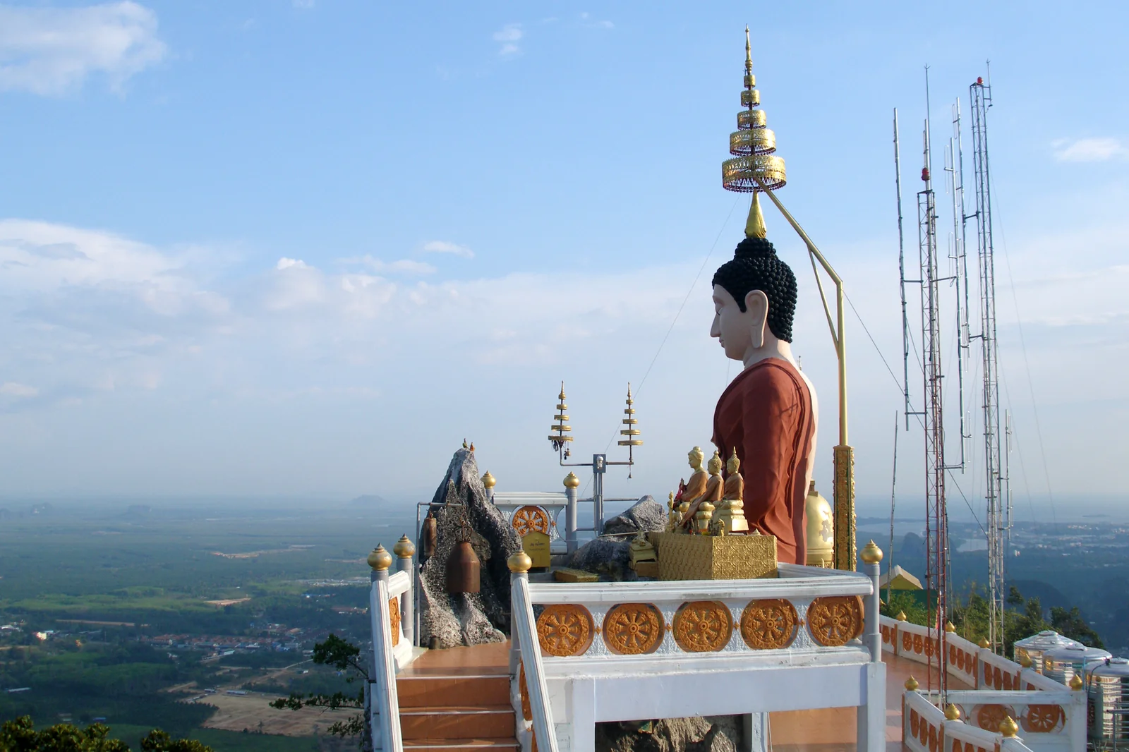 Tiger Cave Temple hilltop above Krabi
