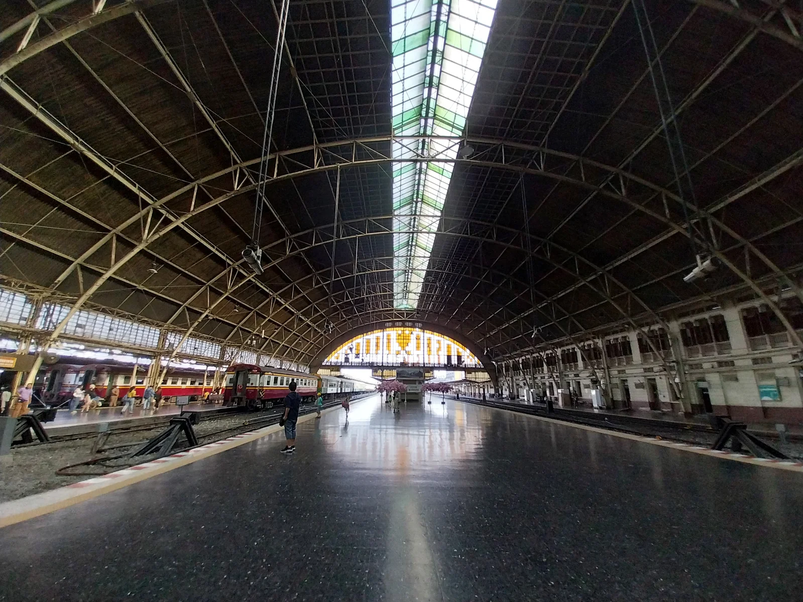Hua Lamphong railway station in Bangkok, departure point for third class ordinary trains to Ayutthaya