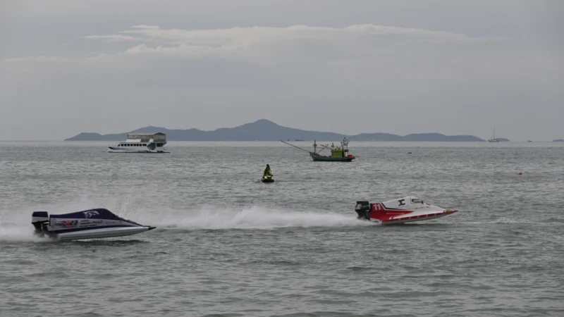 How to Island Hop Thailand (2026): Andaman vs Gulf