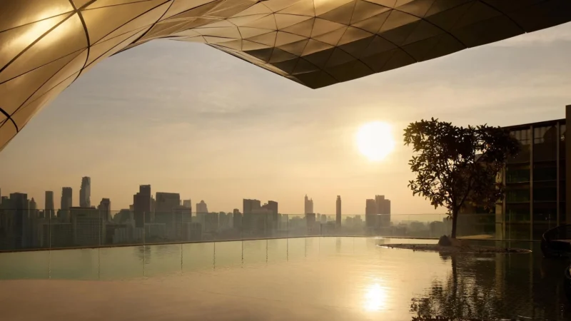 Waldorf Astoria Bangkok Review (2026): Bull & Bear, Skyline