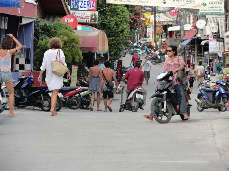 Motorbike Rental Koh Phangan (2026): Steep Hills, Sand