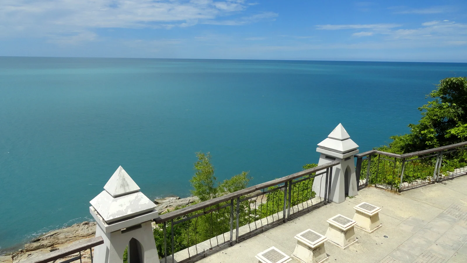 The coastal road between Chaweng and Lamai on Koh Samui, Thailand